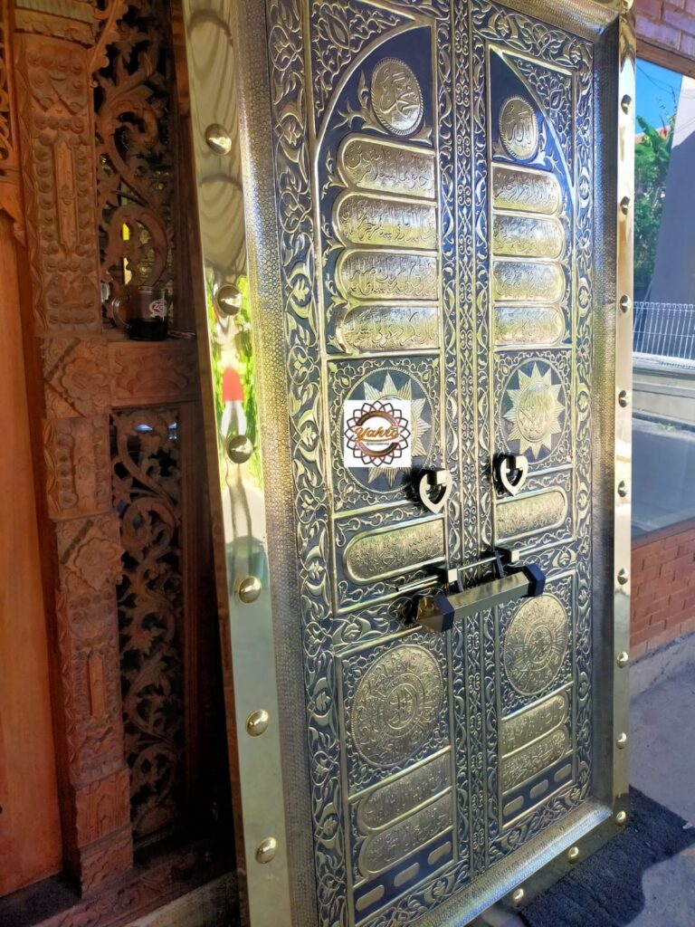 Pintu Kabah Kuningan 120 X 220 