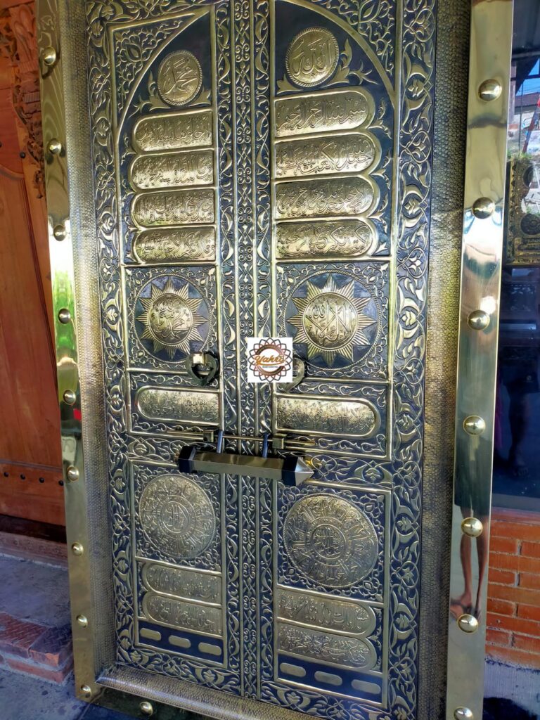 Pintu Kabah Kuningan 120 X 220 