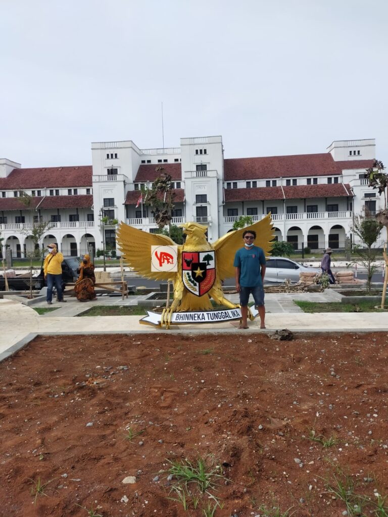 Patung Garuda Kuningan