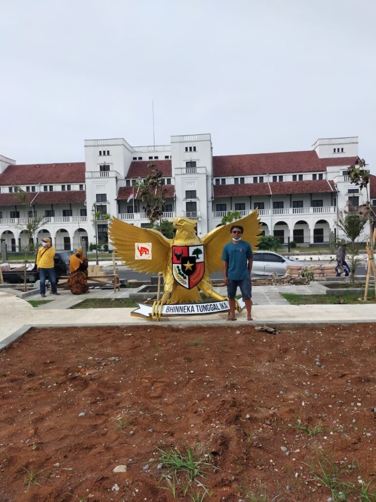 Patung Garuda Kuningan