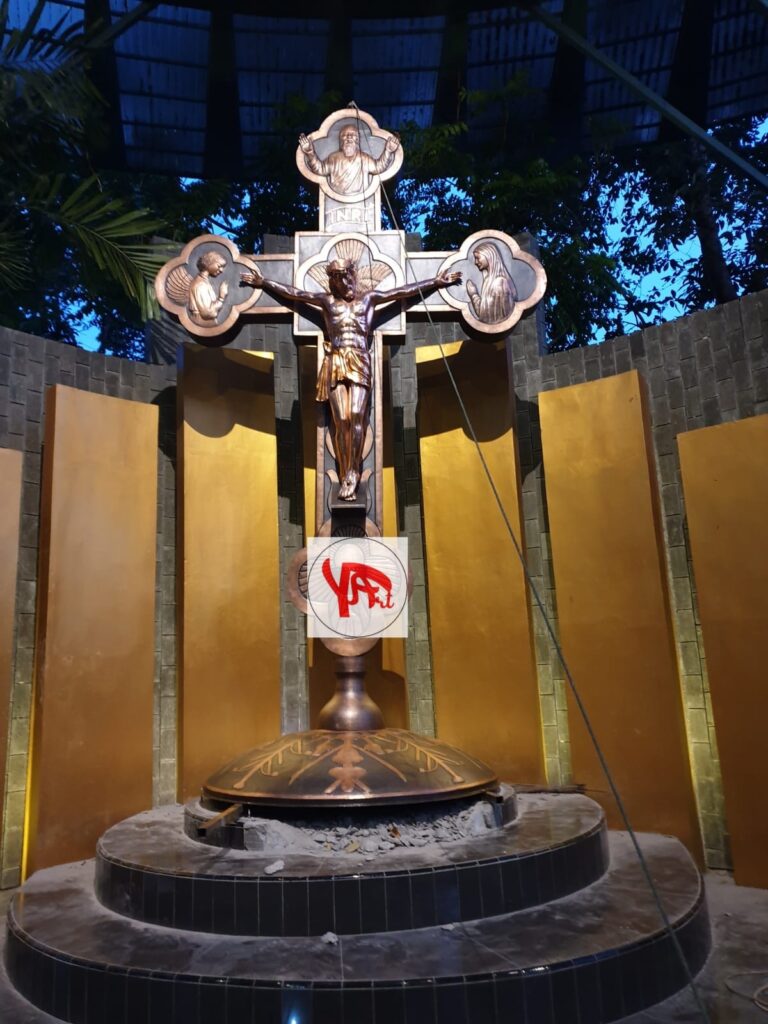 Patung Yesus Tembaga