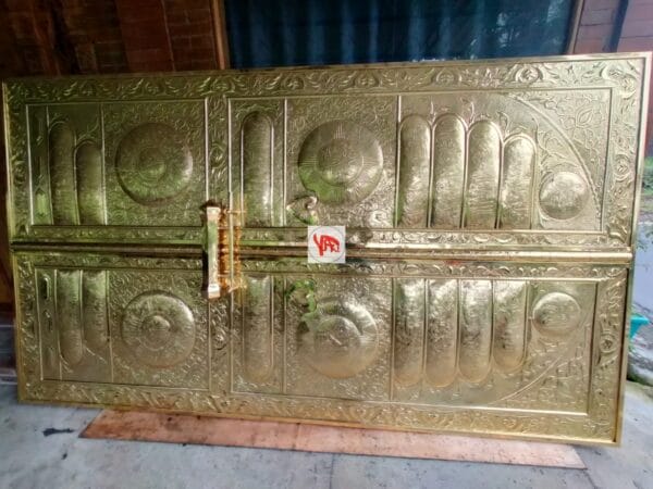 Replika Pintu Kabah Kuningan
