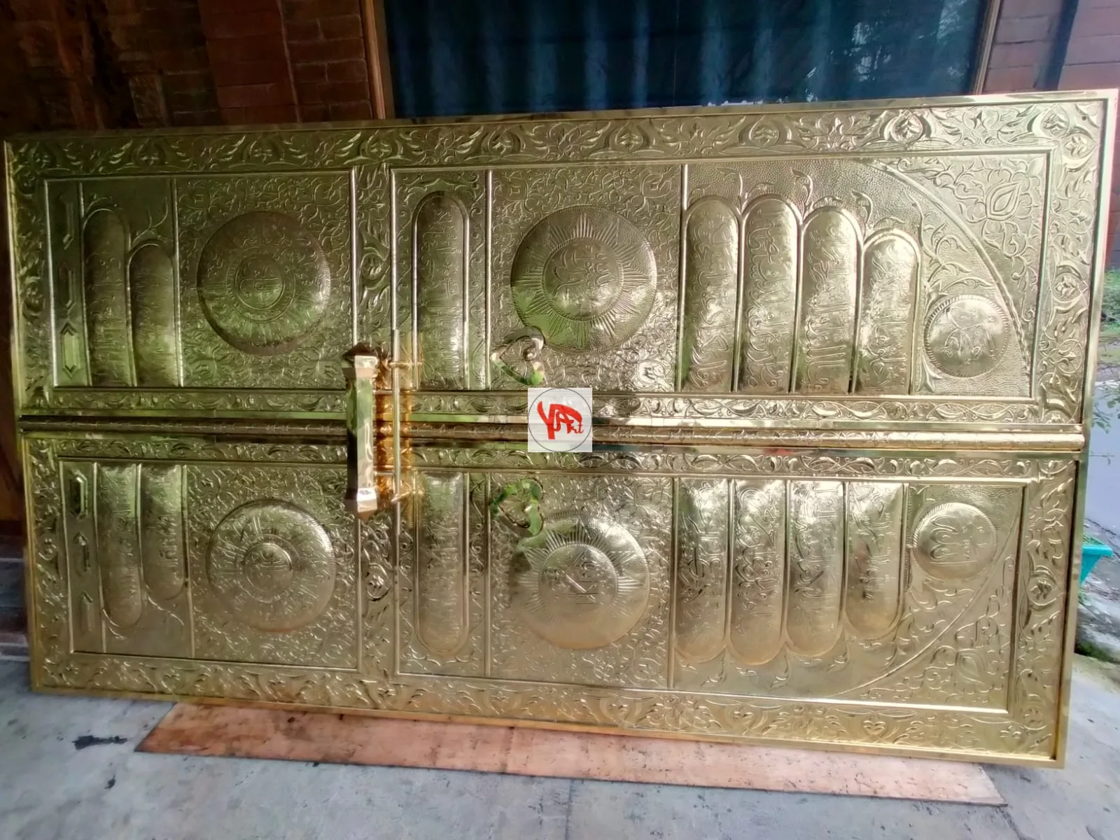 Kaligrafi Pintu Kabah Replika Pintu Kabah Kuningan