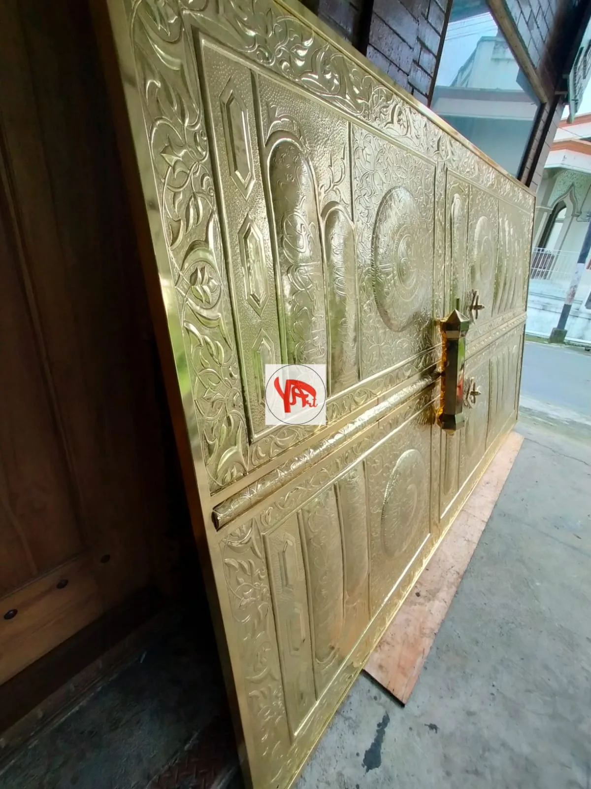 Kaligrafi Pintu Kabah Replika Pintu Kabah Kuningan