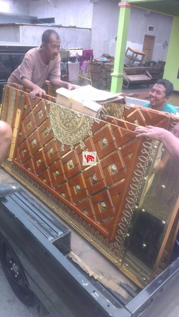 Replika Pintu Nabawi,Replika Pintu Masjid Nabawi,Pintu Masjid Nabawi,Kerajinan Pintu Nabawi Kuningan,Pintu Nabawi Kuningan Replika Pintu Nabawi