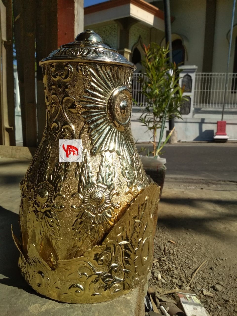 Mahkota Raja Bahan Kuningan