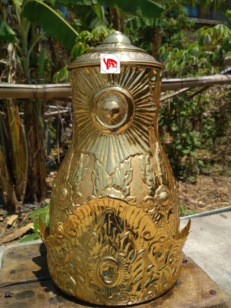 Mahkota Raja Bahan Kuningan Mahkota Raja Bahan Kuningan