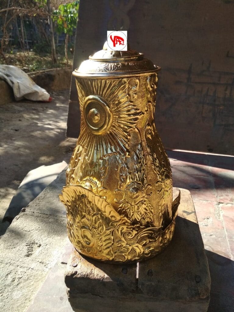 Mahkota Raja Bahan Kuningan Mahkota Raja Bahan Kuningan