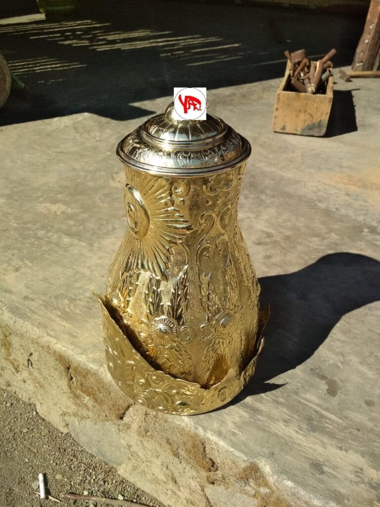Mahkota Raja Bahan Kuningan Mahkota Raja Bahan Kuningan