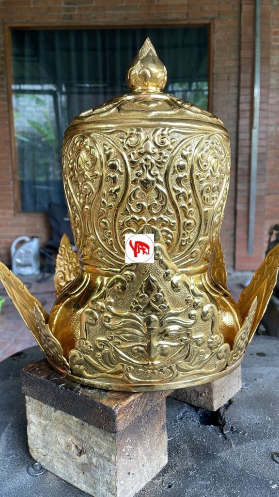 Mahkota Raja Ratu Bahan Kuningan Mahkota Raja Ratu Bahan Kuningan
