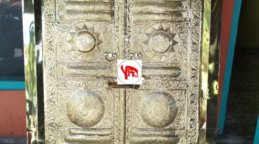 Logo Komando Kuningan Custom Kerajinan Replika Pintu Kabah dari Kuningan Asli