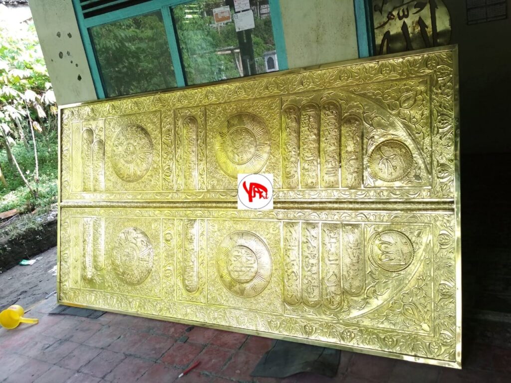 Jual Replika Pintu Kabah Kuningan Ukiran Tangan Jual Replika Pintu Kabah Kuningan Ukiran Tangan