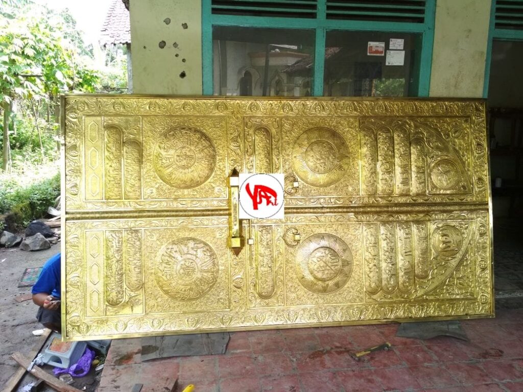 Jual Replika Pintu Kabah Kuningan Ukiran Tangan Jual Replika Pintu Kabah Kuningan Ukiran Tangan