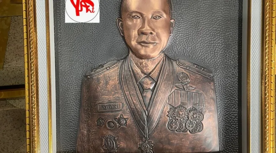 Relief Tembaga Mayjen TNI