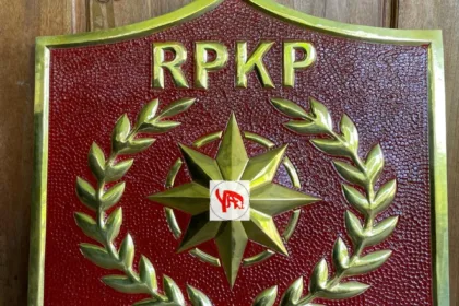 Pusat Kerajinan Logo Custom