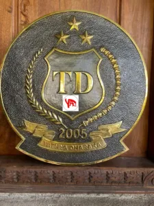 Pengrajin Logo Kuningan Akpol Custom Pengrajin Logo Kuningan Akpol Custom