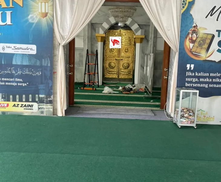 kerajinan tembaga dan kuningan,kerajinan tembaga kuningan,pusat kerajinan tembaga dan kuningan,kerajinan tembaga kuningan boyolali Replika Pintu Ka'bah Kuningan untuk Berbagai Tipe Masjid