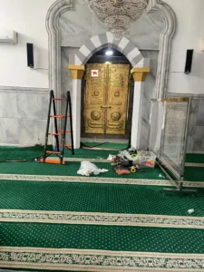 Replika Pintu Ka'bah Kuningan untuk Berbagai Tipe Masjid Replika Pintu Ka'bah Kuningan untuk Berbagai Tipe Masjid